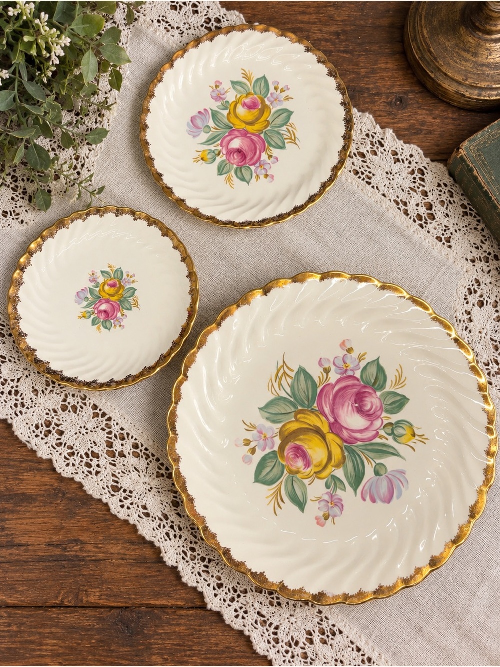Vintage Royal China Quban Royal 22K Gold Floral 3 Pc Plate Set Set 10